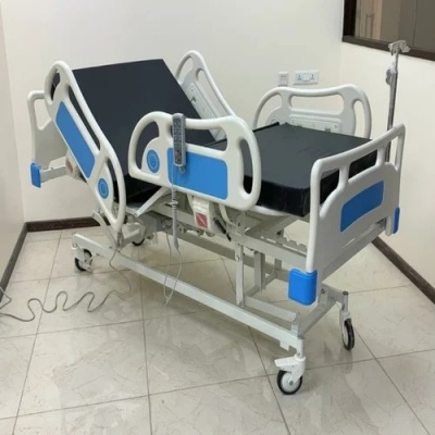 Hospital Bed vs. Adjustable Bed: Making the Right Choice for Home Care