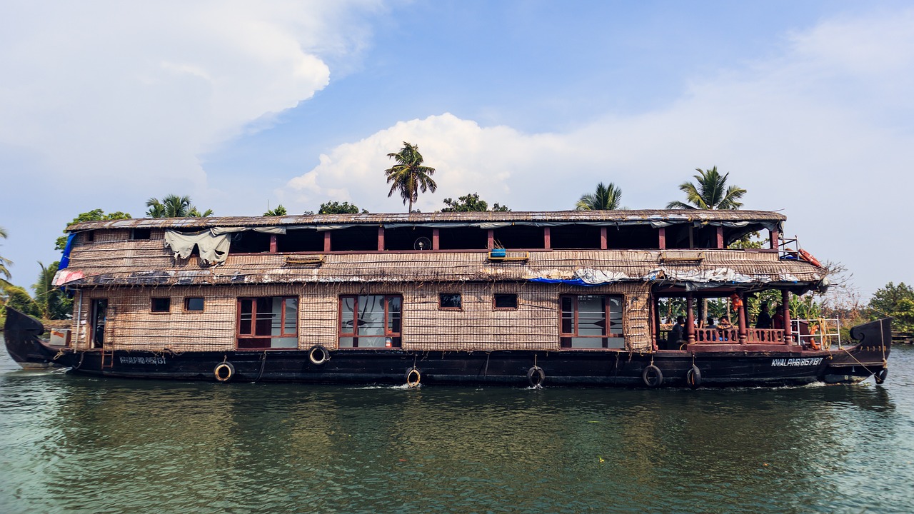 Best Kerala Tour Guides for a Family Vacation