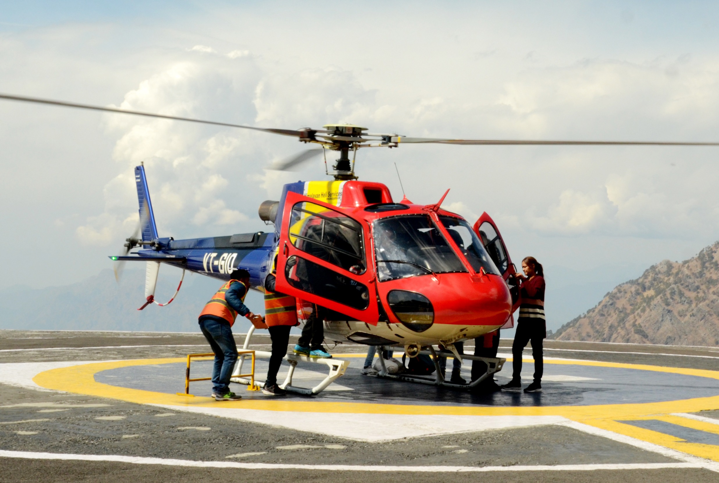Where can I find trusted sites for helicopter booking to Vaishno Devi